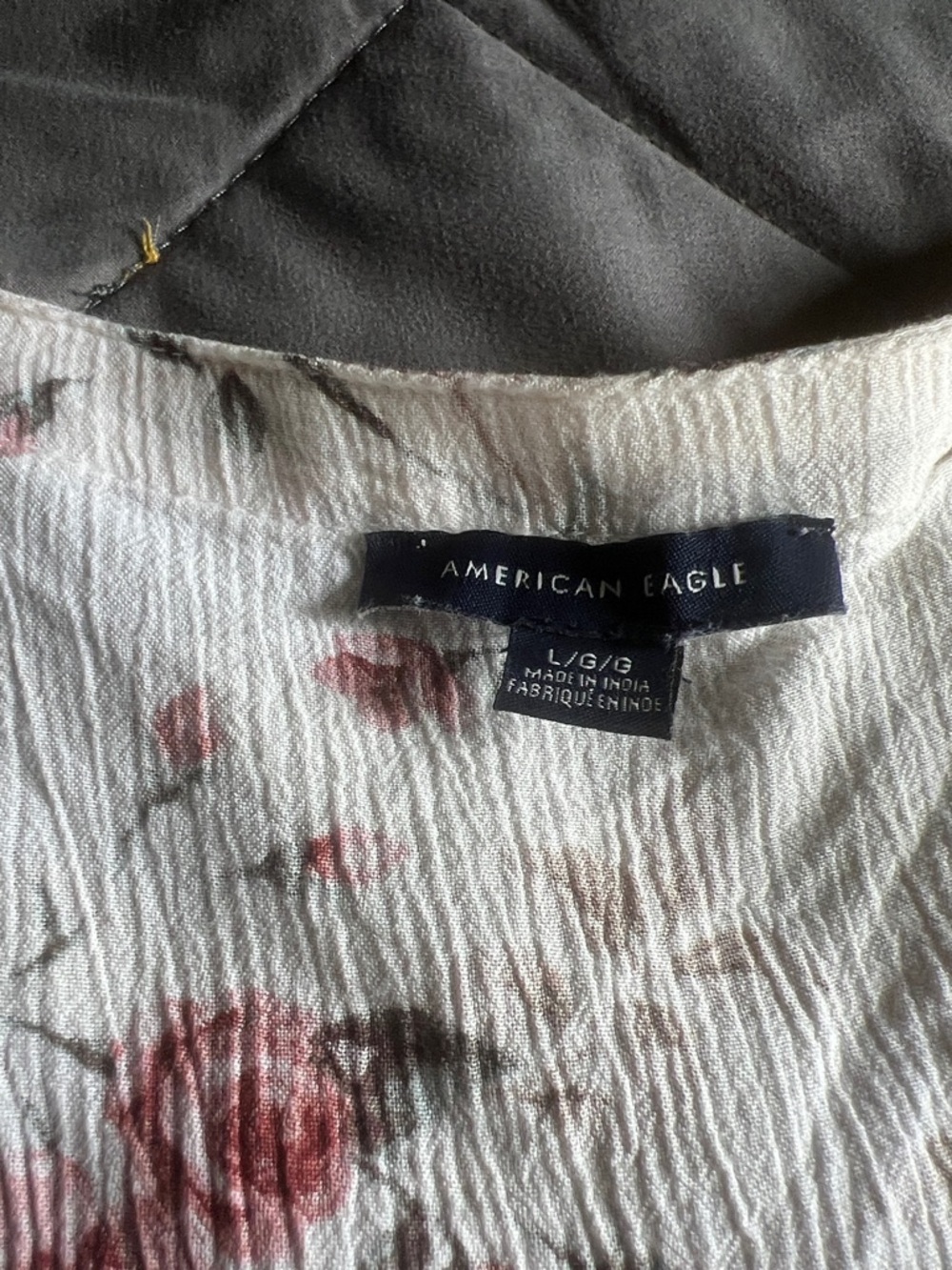 American Eagle Outfitters Cream Floral V-Neck Tiered Tank - Picture 2 of 4